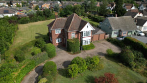 LARGE DETACHED THREE BEDROOM PROPERTY WITH POTENTIAL TO EXTEND